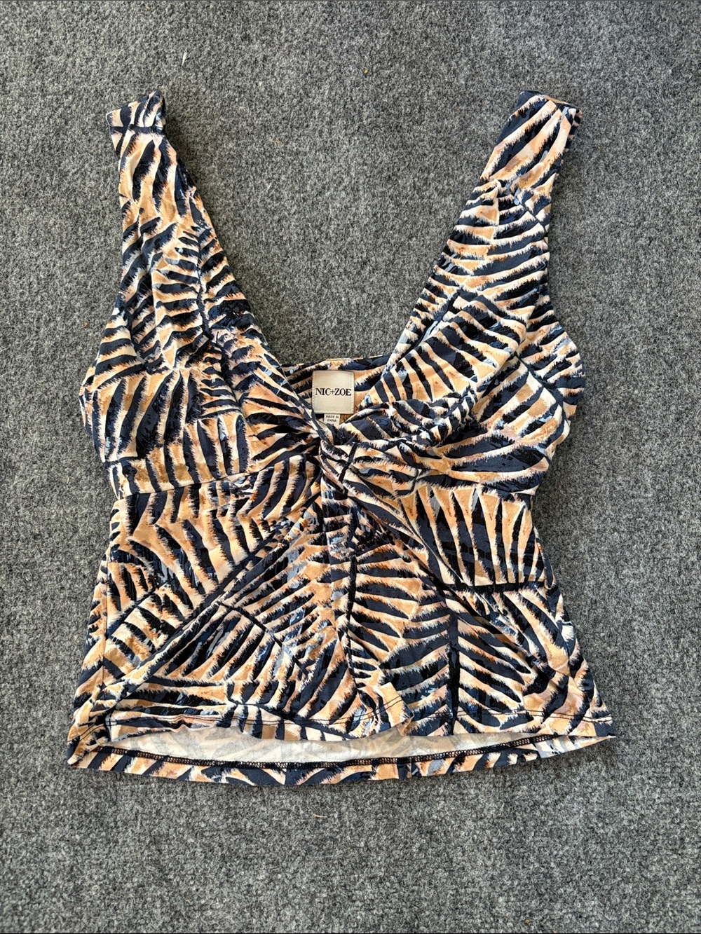 NIC+ZOE Navy and Tan Twist-Front Leaf Print Tank Top - Size Medium